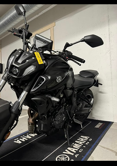 Yamaha MT-07 8 of 12