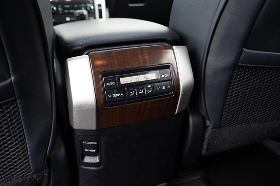 Toyota Land Cruiser 22 of 30