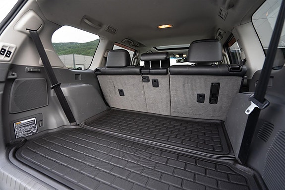 Toyota Land Cruiser 26 of 30