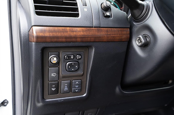Toyota Land Cruiser 18 of 30