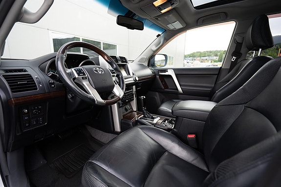 Toyota Land Cruiser 15 of 30