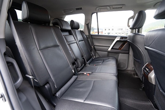 Toyota Land Cruiser 29 of 30