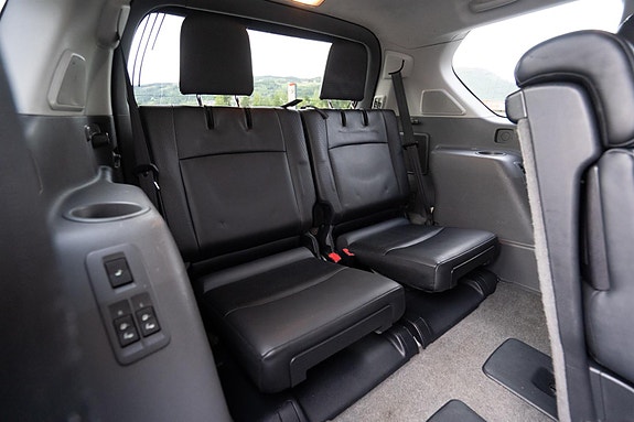 Toyota Land Cruiser 30 of 30