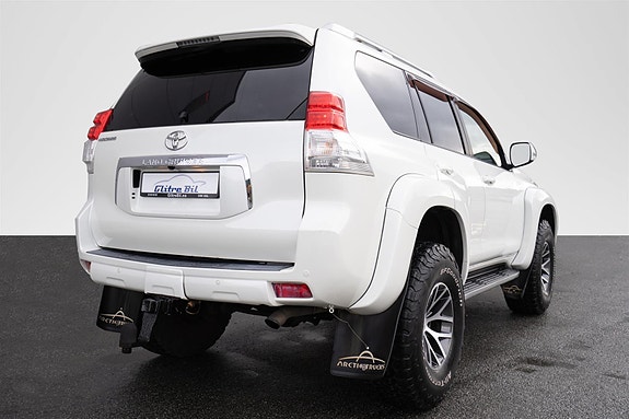 Toyota Land Cruiser 10 of 30