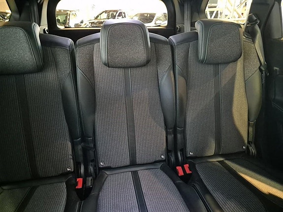 Peugeot 5008 19 of 26