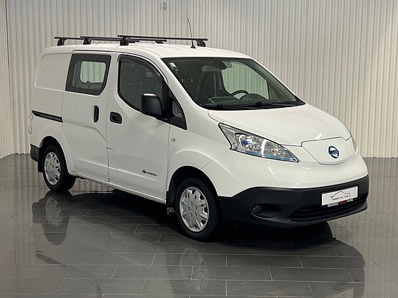 Nissan e-NV200 2 of 18