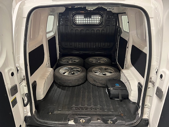 Nissan e-NV200 10 of 18