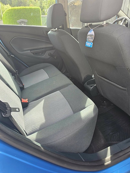 Ford Fiesta 4 of 5