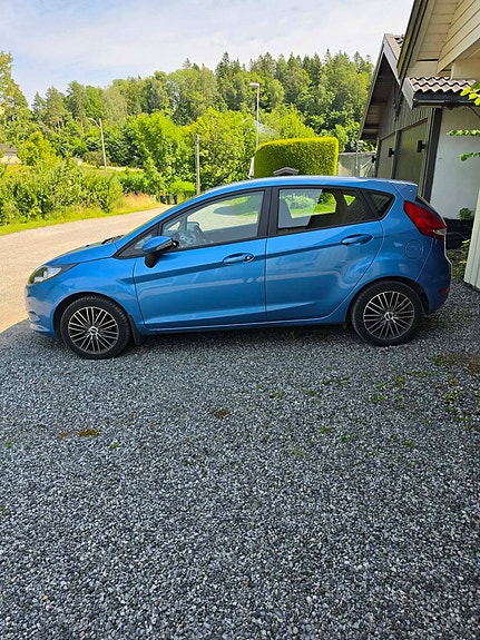 Ford Fiesta 3 of 5