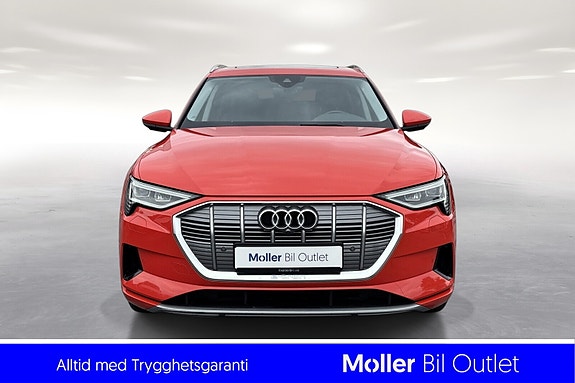 Audi e-tron 2 of 5