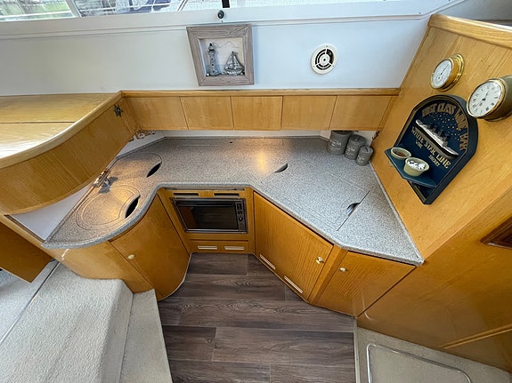 Godt utstyrt, velholdt og oppgradert Fairline 37 Corsica selges 18 of 30