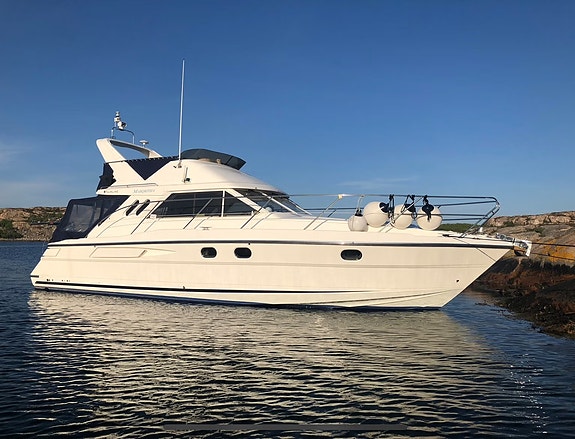 Godt utstyrt, velholdt og oppgradert Fairline 37 Corsica selges 2 of 5