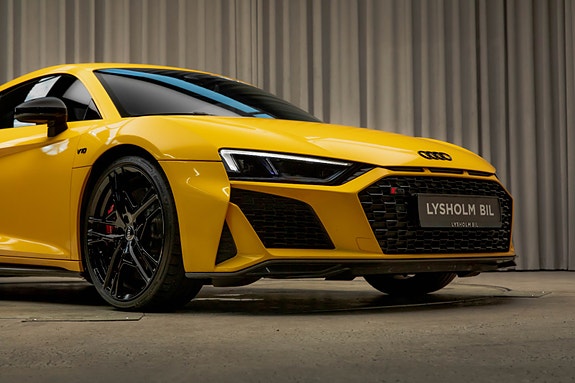 Audi R8 3 of 5