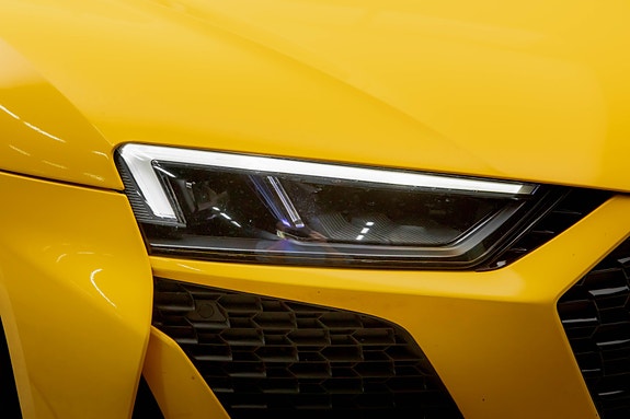 Audi R8 4 of 5