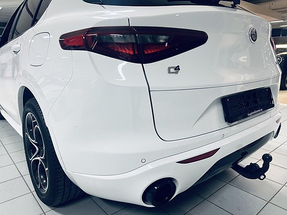 Alfa Romeo Stelvio 16 of 30