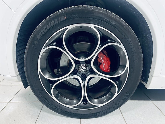 Alfa Romeo Stelvio 12 of 30