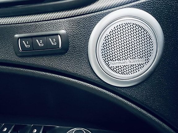 Alfa Romeo Stelvio 23 of 30