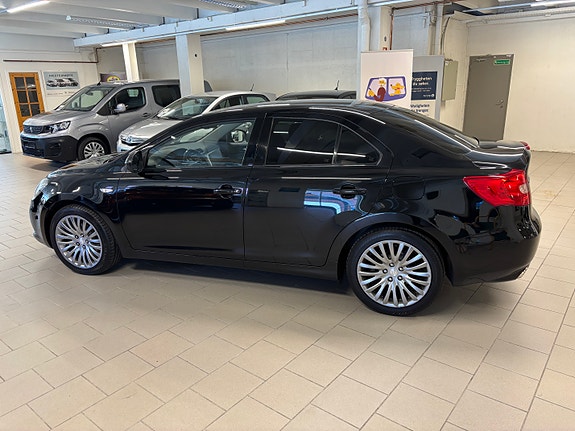 Suzuki Kizashi 25 of 25