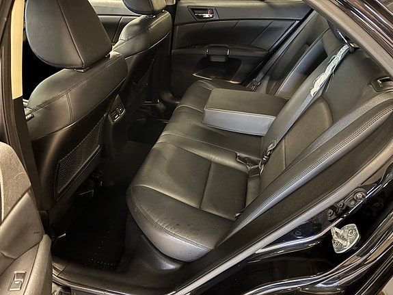 Suzuki Kizashi 8 of 25