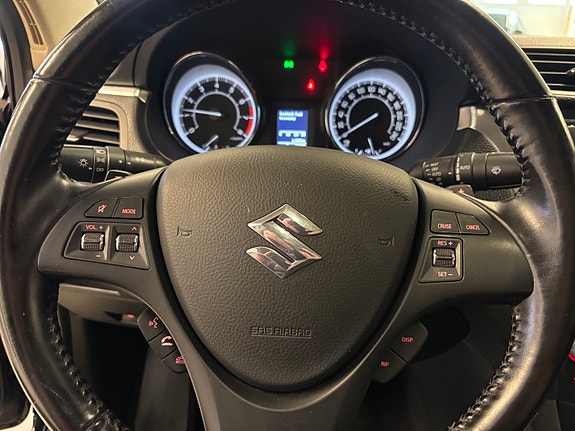 Suzuki Kizashi 10 of 25
