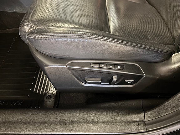 Suzuki Kizashi 17 of 25