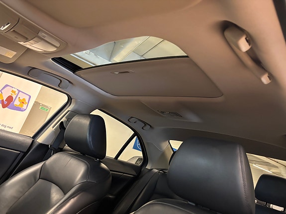 Suzuki Kizashi 18 of 25
