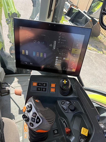 CLAAS Arion 550 Cmatic 5 of 5