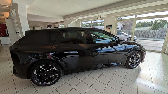 Kia EV4 3 of 19