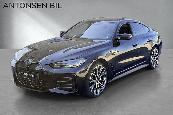 BMW i4 3 of 5