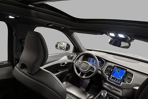 Volvo XC90 13 of 30