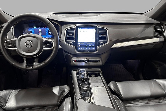 Volvo XC90 14 of 30