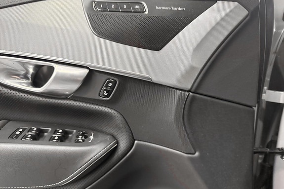 Volvo XC90 28 of 30
