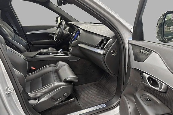 Volvo XC90 22 of 30