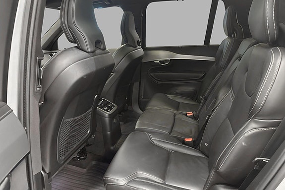 Volvo XC90 25 of 30
