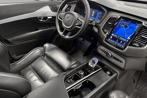 Volvo XC90 20 of 30
