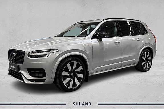 Volvo XC90 2 of 5
