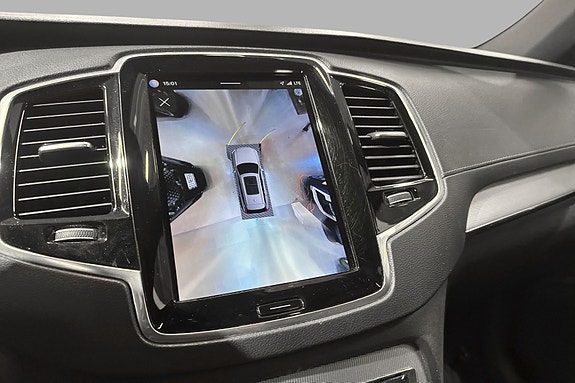 Volvo XC90 26 of 30