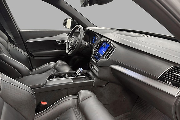 Volvo XC90 19 of 30