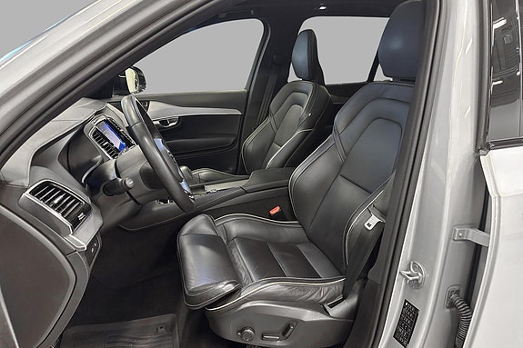 Volvo XC90 15 of 30