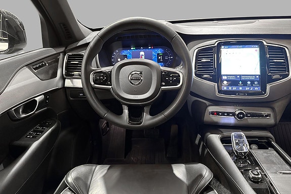 Volvo XC90 17 of 30