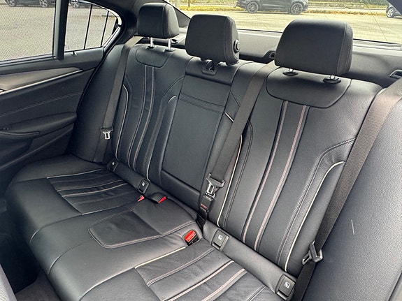 BMW 530e 25 of 30