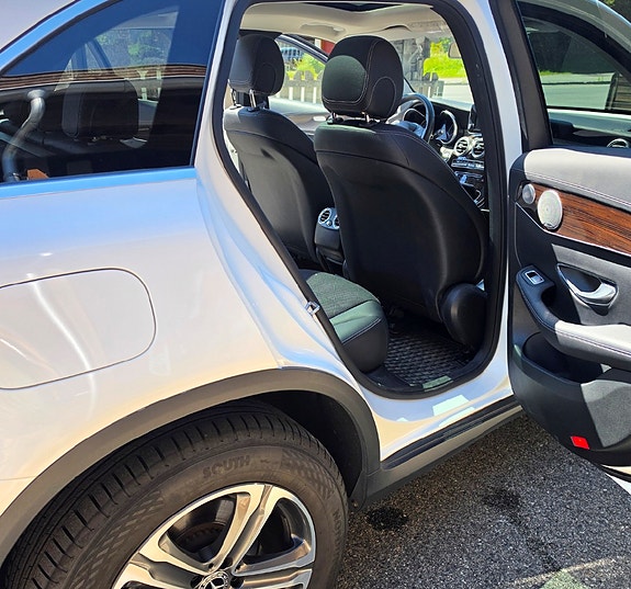 Mercedes-Benz GLC350 e 5 of 10