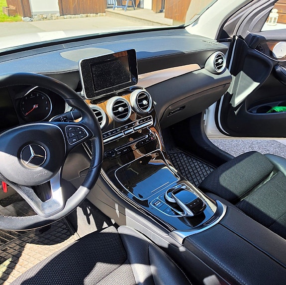Mercedes-Benz GLC350 e 7 of 10