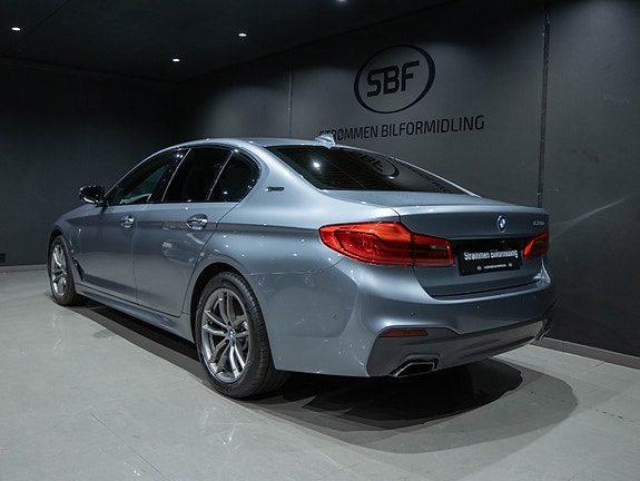 BMW 530e 4 of 5