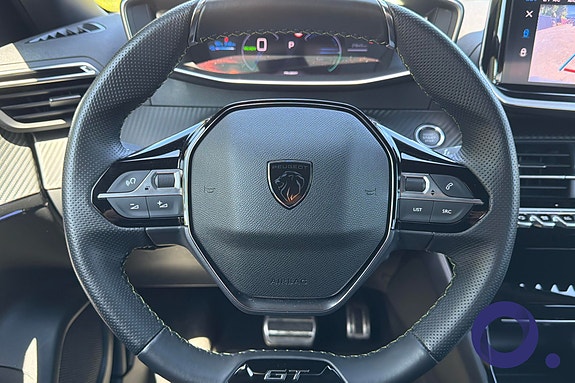 Peugeot e-2008 14 of 28
