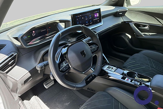 Peugeot e-2008 12 of 28