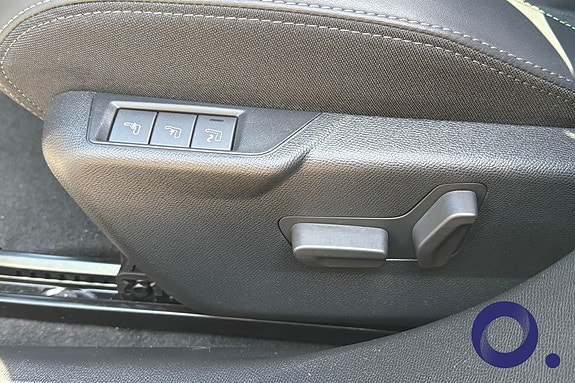 Peugeot e-2008 27 of 28
