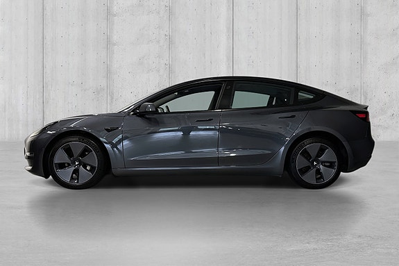 Tesla Model 3 4 of 5