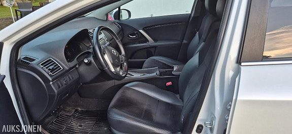Toyota Avensis 5 of 5