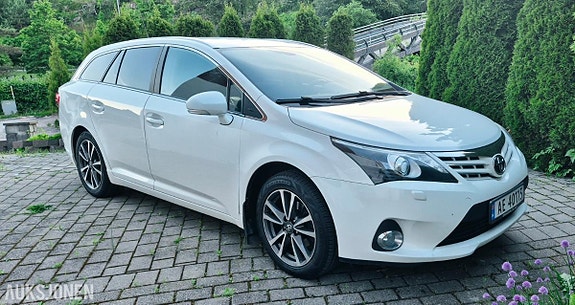 Toyota Avensis 3 of 5